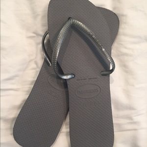 Grey/silver new havaianas rubber flip flops